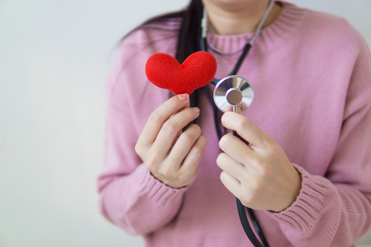 I 4 migliori integratori per la salute del cuore delle donne, secondo un medico